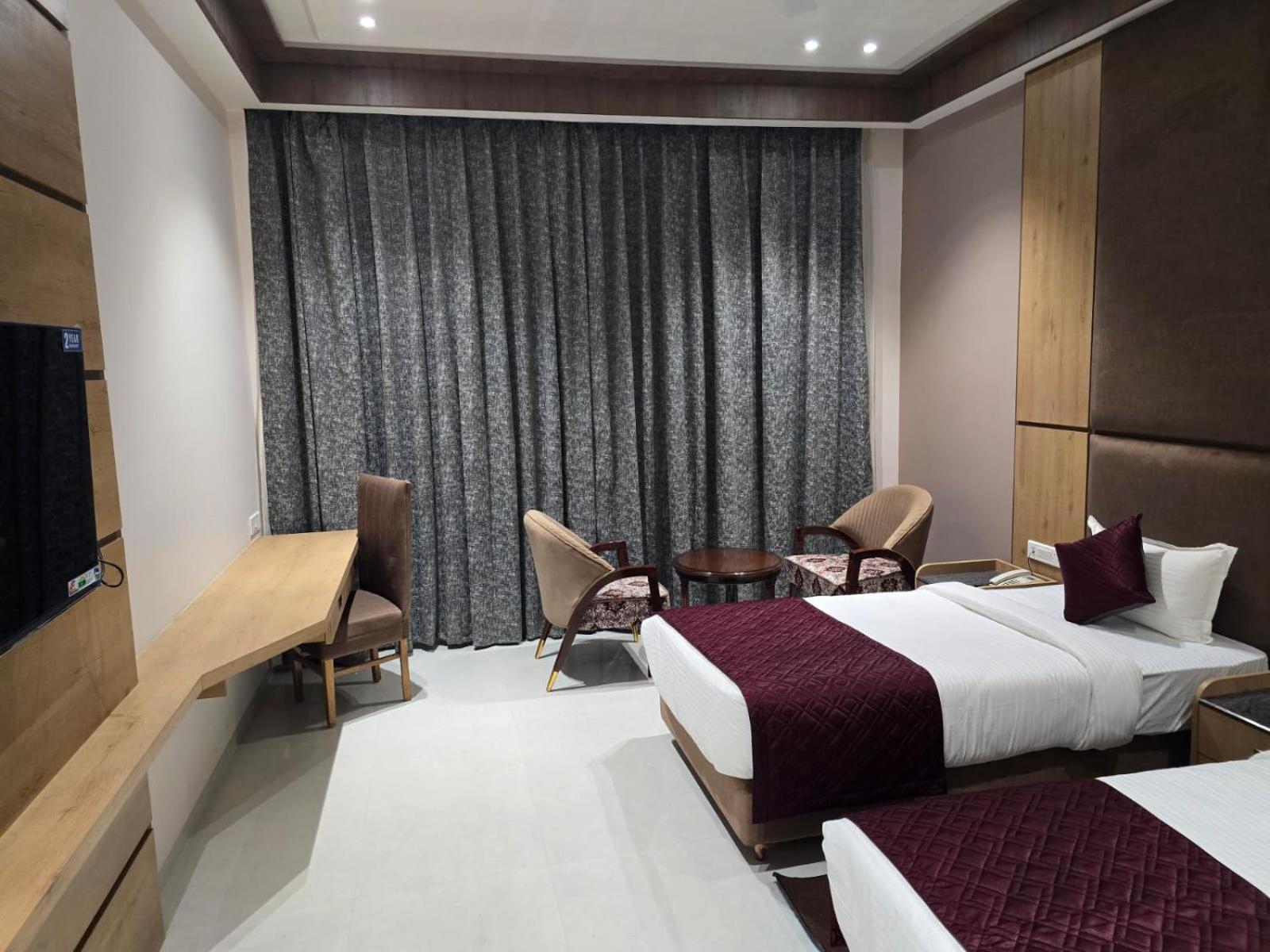 Nirvana Grand Hotel & Resort Гая Екстер'єр фото